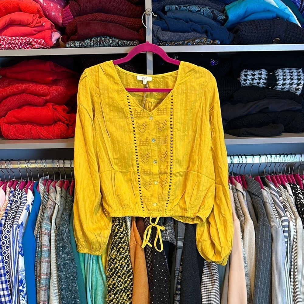 Easel marigold long elastic cuff sleeve v neck cinch waist button top size S NWT